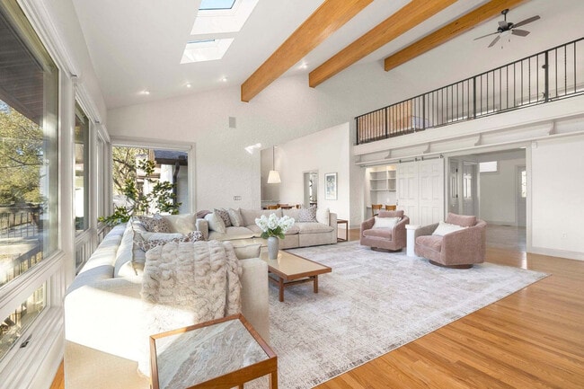 Photo - 515 NW D St Unit ID1346920P