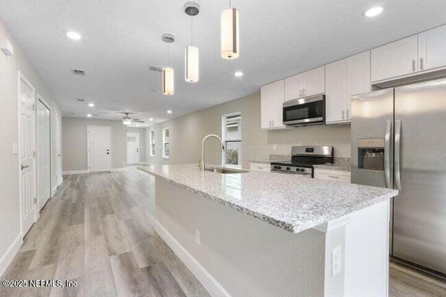 Photo - 7932 Jasper Ave