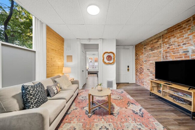 Building Photo - 242 Mccormick Pl Unit SI ID1056116P