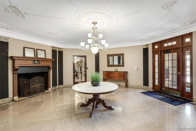 Photo - 2900 E Jefferson Ave