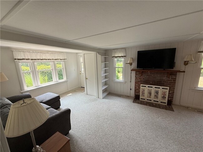 Photo - 115 Winnapaug Rd