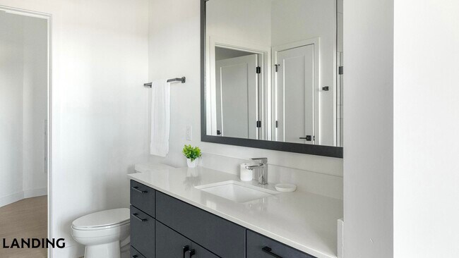 Photo - 1007 S Mint St Unit 701