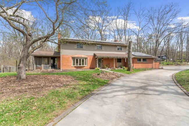 Building Photo - 2854 Parkridge Dr