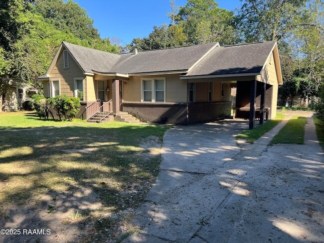 Building Photo - 617 Wilson St