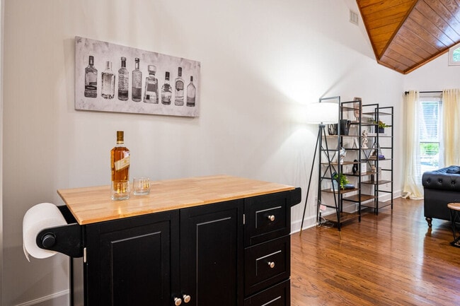 Photo - 29 Dean Rd SE Unit ID1234802P