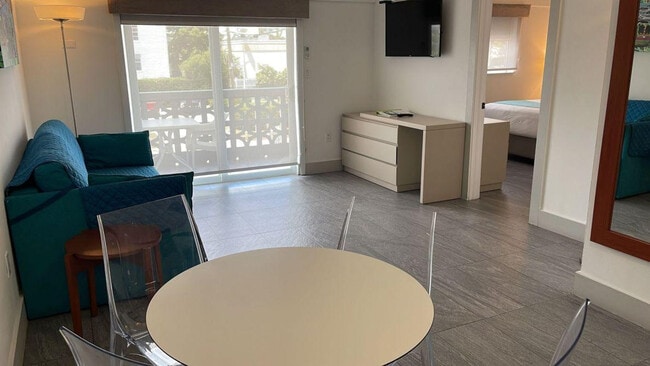 Building Photo - 6495 Indian Creek Dr Unit ID1267229P