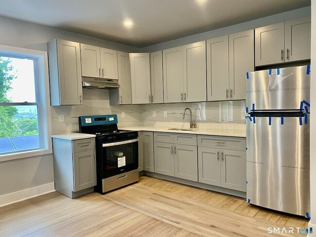 Photo - 218 Charles St