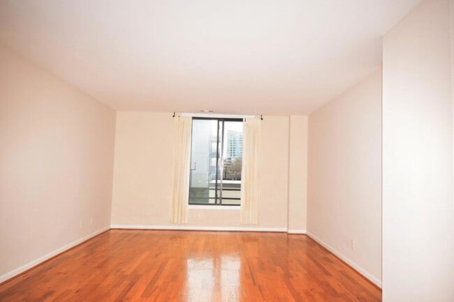 Photo - 1421 W Peachtree St NE