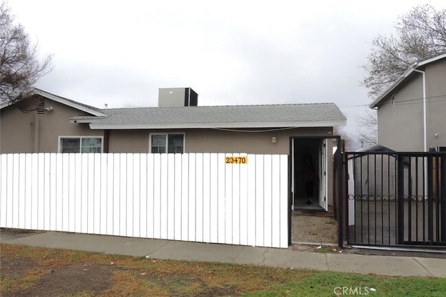 Building Photo - 23470 Victory Blvd