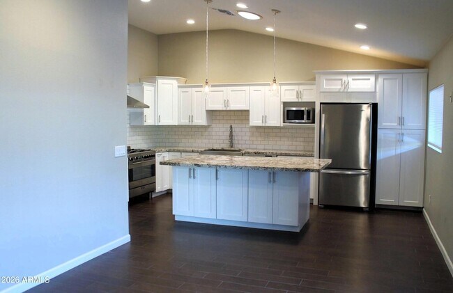 Photo - 1016 E Rose Ln