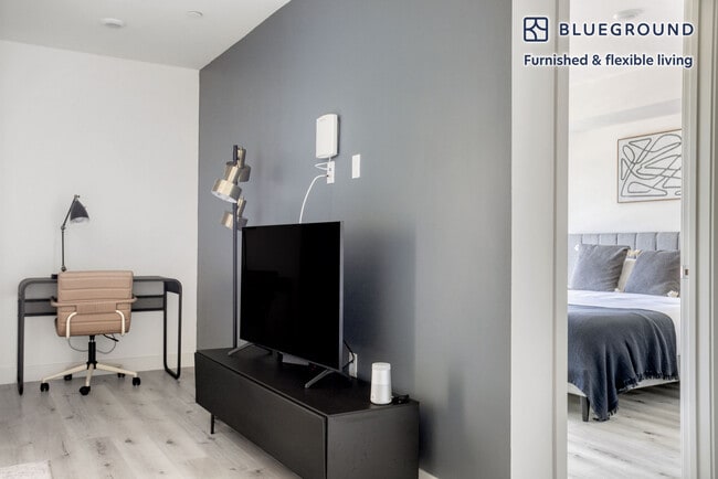 Photo - 11701 Gateway Blvd Unit SI FL5-ID1105