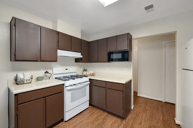 Photo - Woodbridge Station