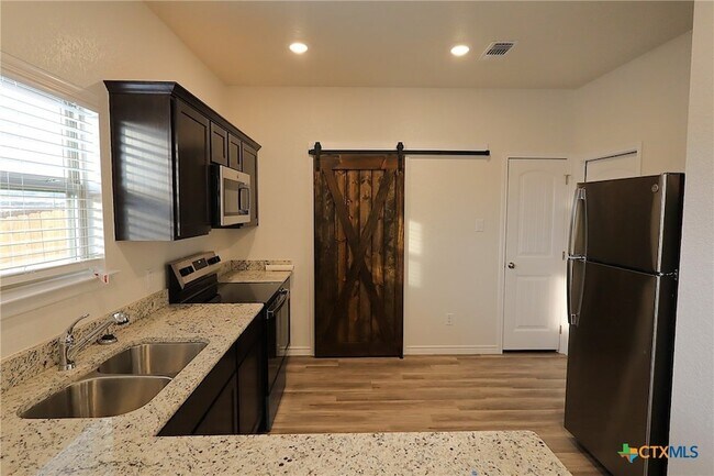 Photo - 107 Levi Ct Unit B