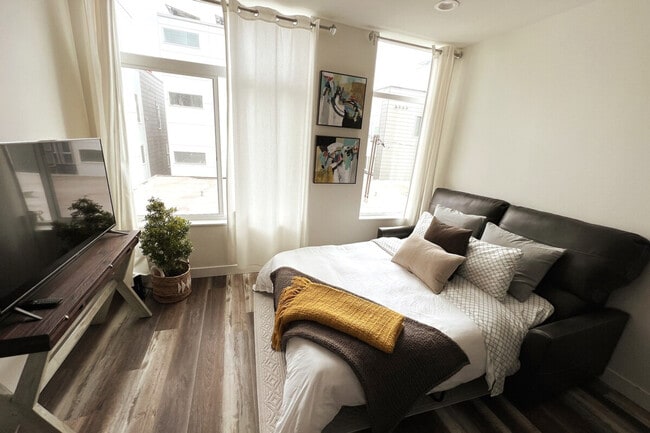 Building Photo - 3026 SW Charlestown St Unit ID1051261P