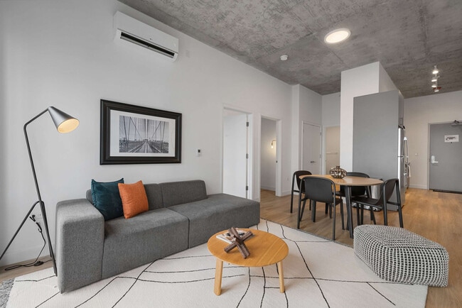 Building Photo - 853 W Blackhawk St Unit ID1243851P