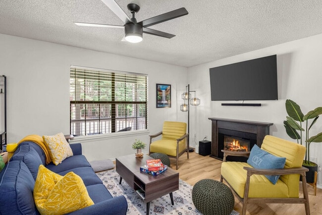 Building Photo - 14 Harrington Ln Unit ID1241318P