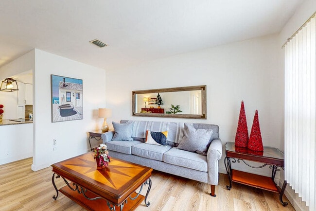 Building Photo - 10115 Sandpiper Rd E Unit SI ID1591391P
