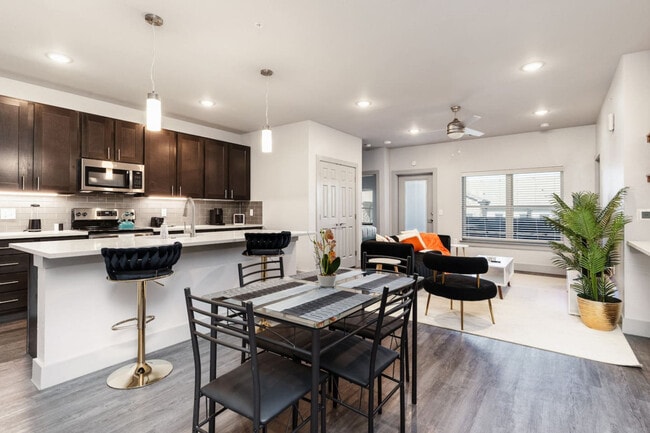 Photo - 3930 Westcliff Rd Unit ID1228617P