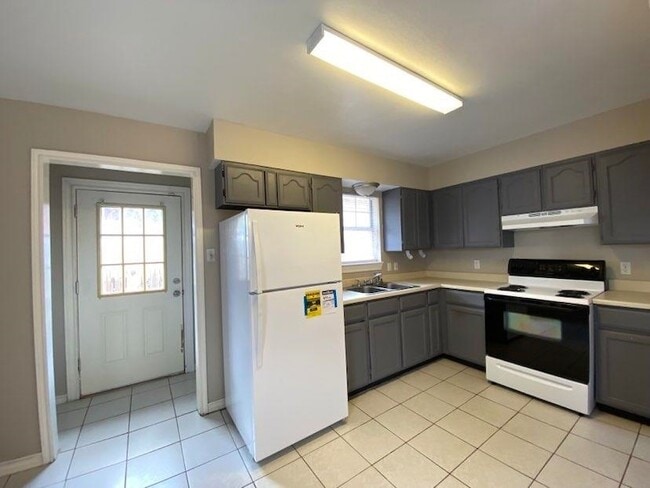 Photo - 3804 Sunflower Ave