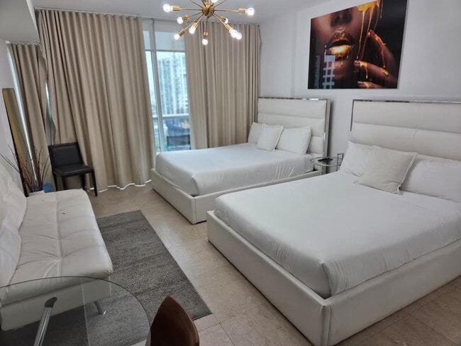 Building Photo - 501 Brickell Ave Unit ID1255508P