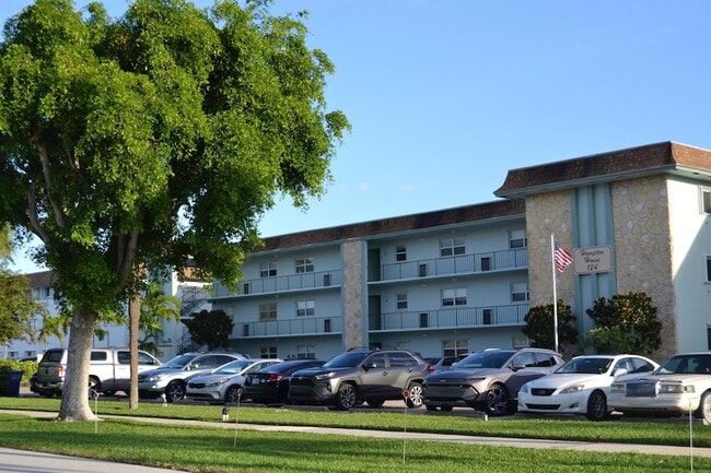 Photo - 124 Shore Ct Unit 303