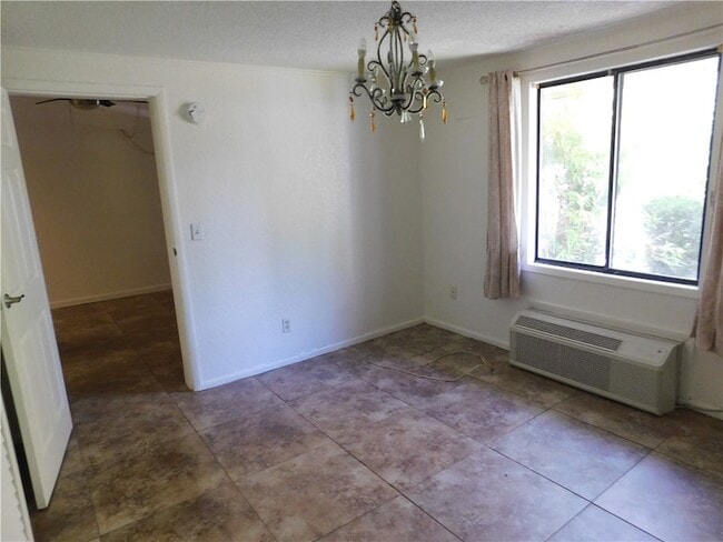 Photo - 485 7th Pl
