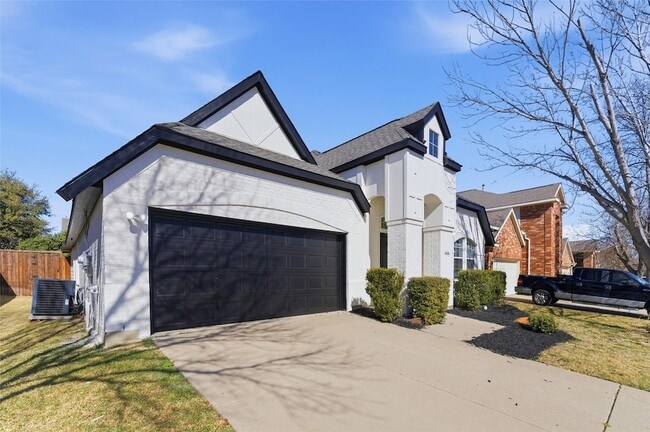 Photo - 6000 Meadowglen Dr