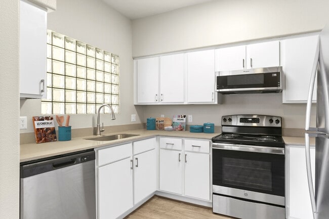 Photo - Fountain Palms