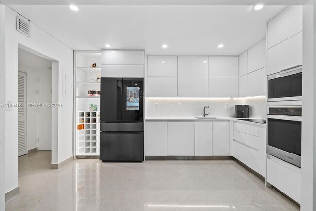 Photo - 19390 Collins Ave Unit 209