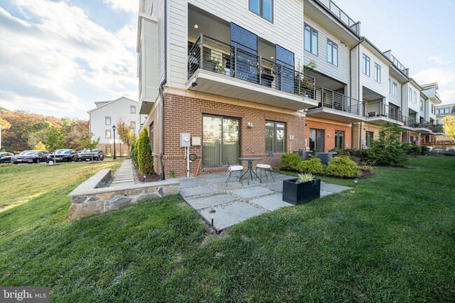 Photo - 1312 White Feldspar Terrace SE