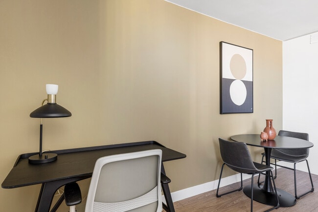 Photo - 2625 N Clark St Unit FL9-ID1375