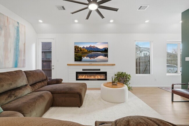 Photo - 4910 Shore Arbor Ln