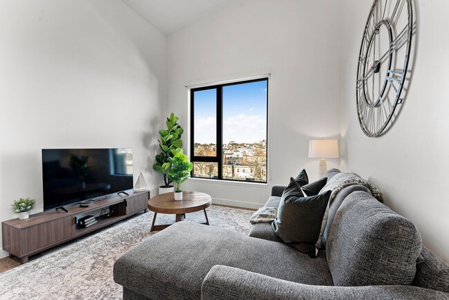 Building Photo - 282 Bremen St Unit SI ID1240295P