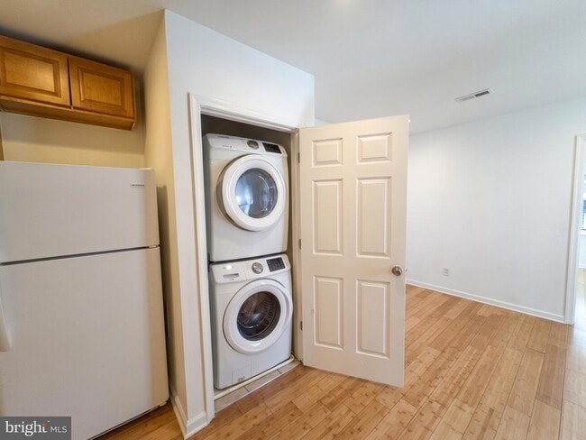 Photo - 110 N 51st St