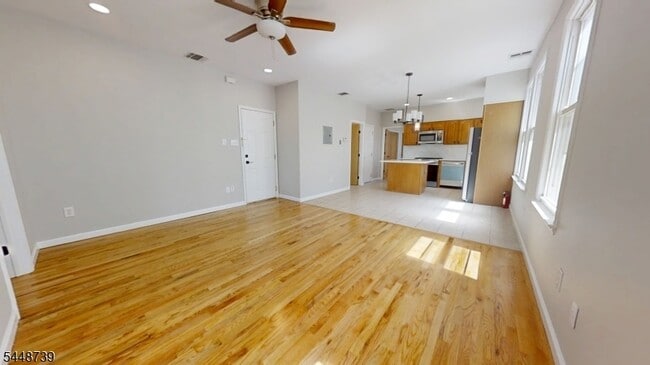 Photo - 11 Schuyler Ct