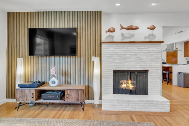 Photo - 6836 S Land Park Dr Unit SI ID1473530P