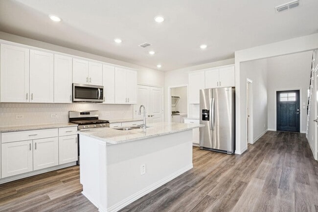 Photo - 4012 Sandstone Dr