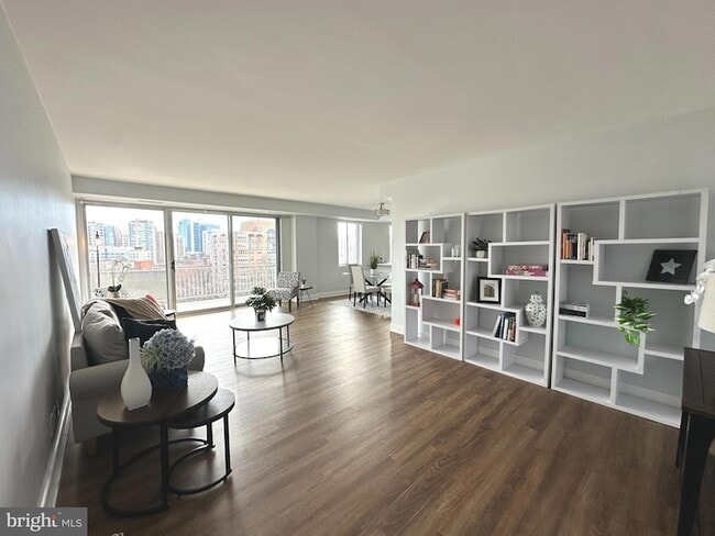 Photo - 8315 N Brook Ln