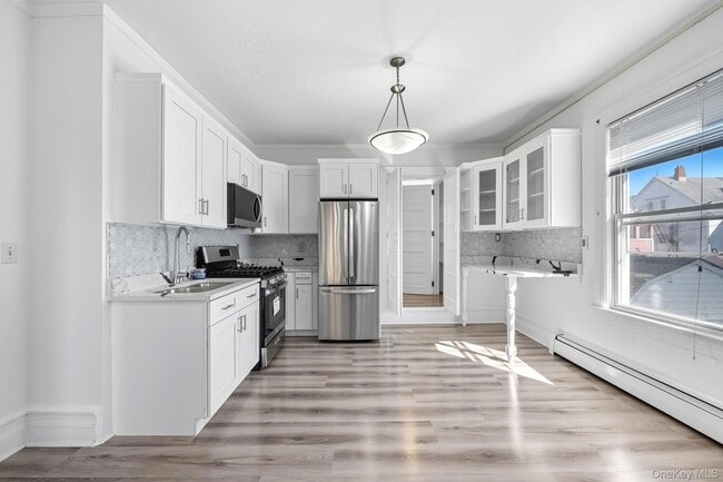 Building Photo - 165 Park Ave Unit 2nd  Floor