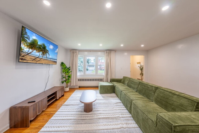 Photo - 810 Walnut St Unit ID1357413P