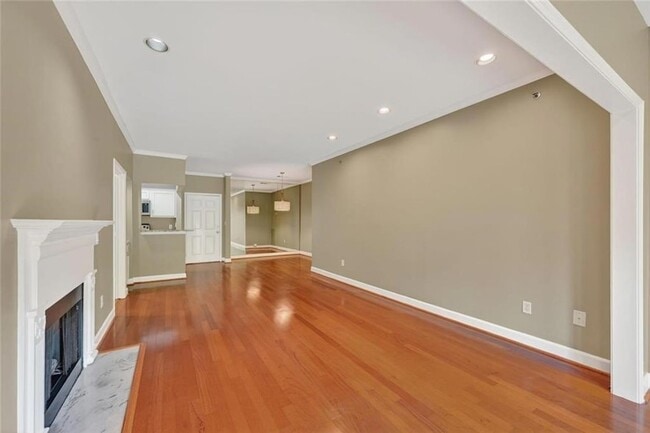 Photo - 2865 Lenox Rd NE Unit 610