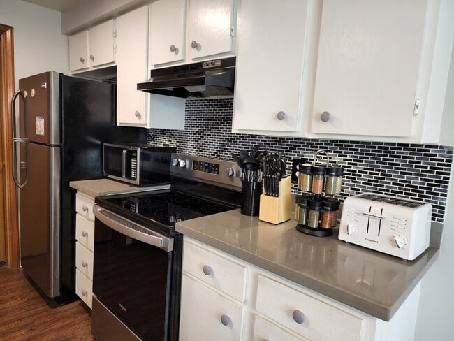 Photo - 15904 Admiralty Way Unit ID1051265P