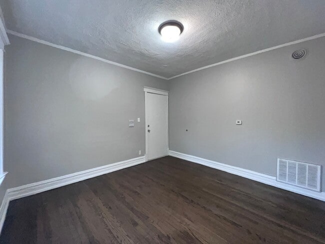 Photo - 2707 E 78th St Unit 2W