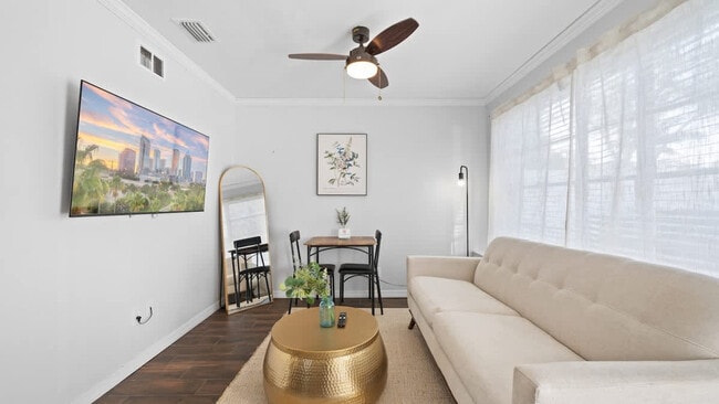 Photo - 720 1/2 W Woodlawn Ave Unit ID1271928P