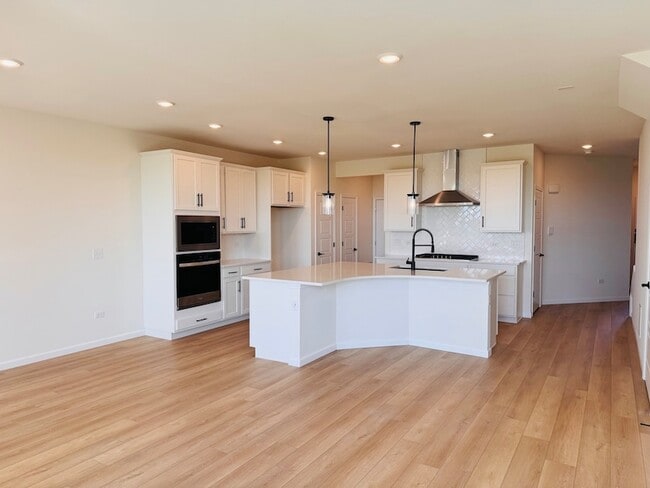 Photo - 2177 Ryegrass Ln