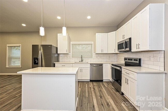 Photo - 117 W Henderson St