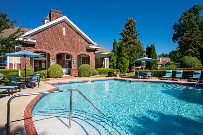 Relax poolside and let the day drift away - Preston Reserve