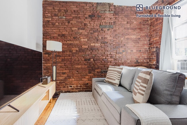 Building Photo - 57 Thompson St Unit FL1-ID1799