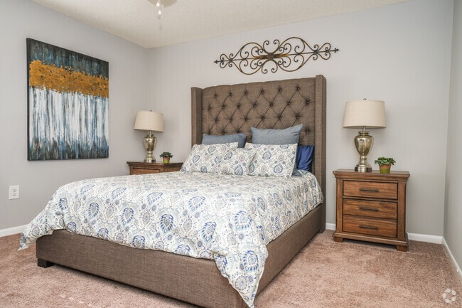 2BR, 2BA - 989SF - Primary Bedroom - Lakeland East Apartment Homes