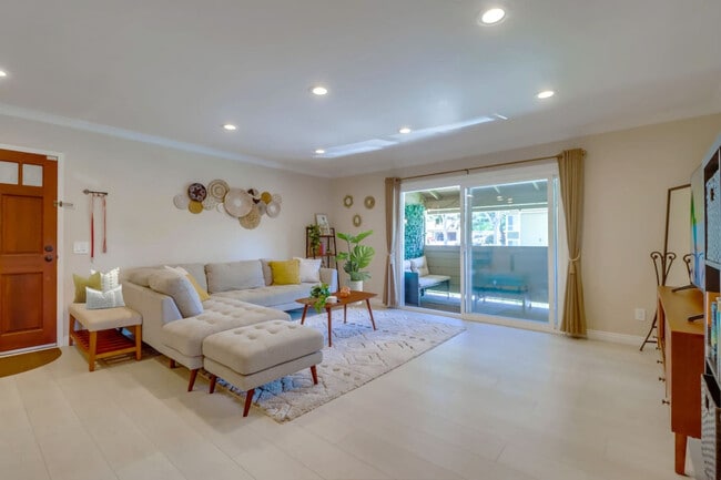 Building Photo - 524 Telegraph Canyon Rd Unit ID1283115P